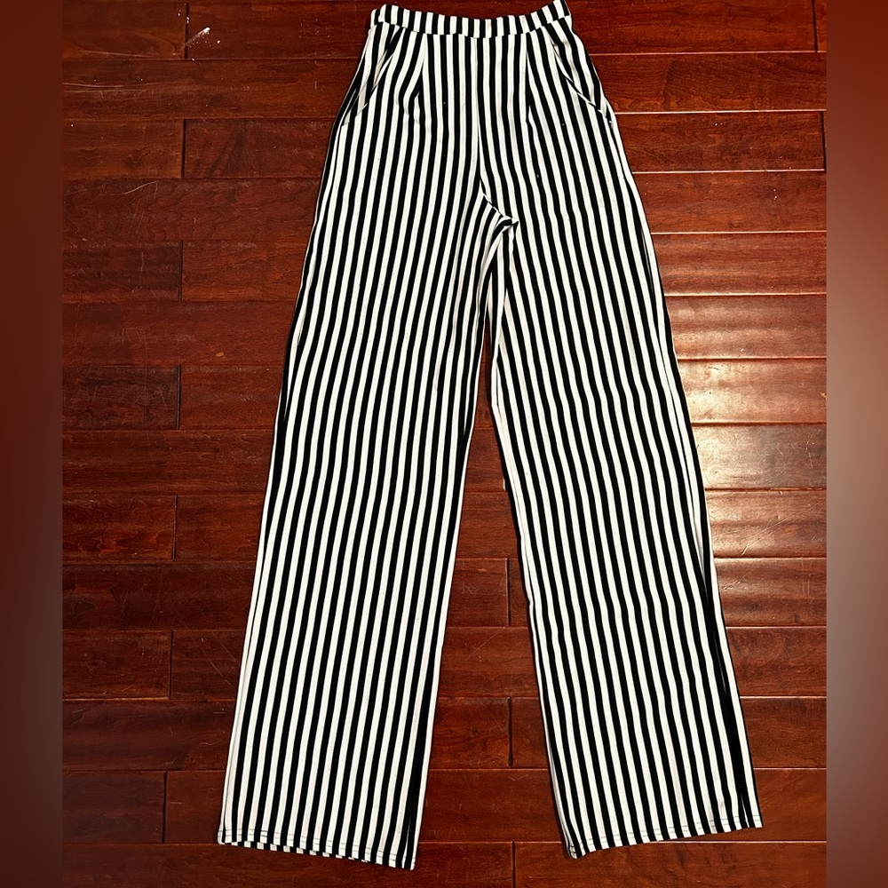 PrettyLittleThing stripped pant